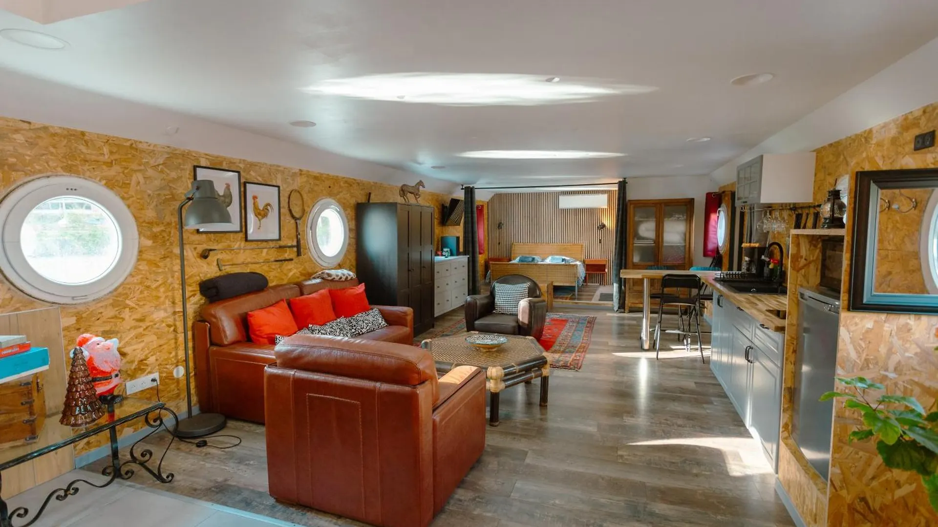 Magnifique Peniche Cosy Et Spacieuse A Toulouse