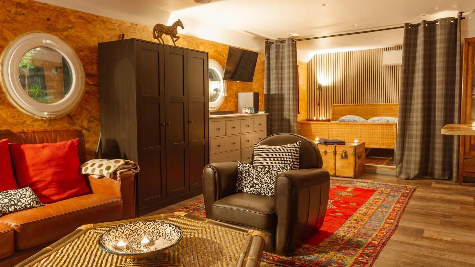 Magnifique Peniche Cosy Et Spacieuse A Toulouse